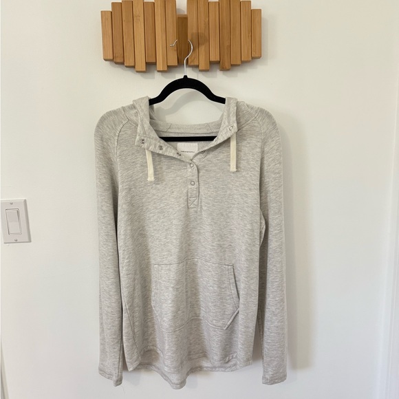Thread & Supply Tops - Women’s Thread & Supply Light Gray Women's Hoodie, Size S